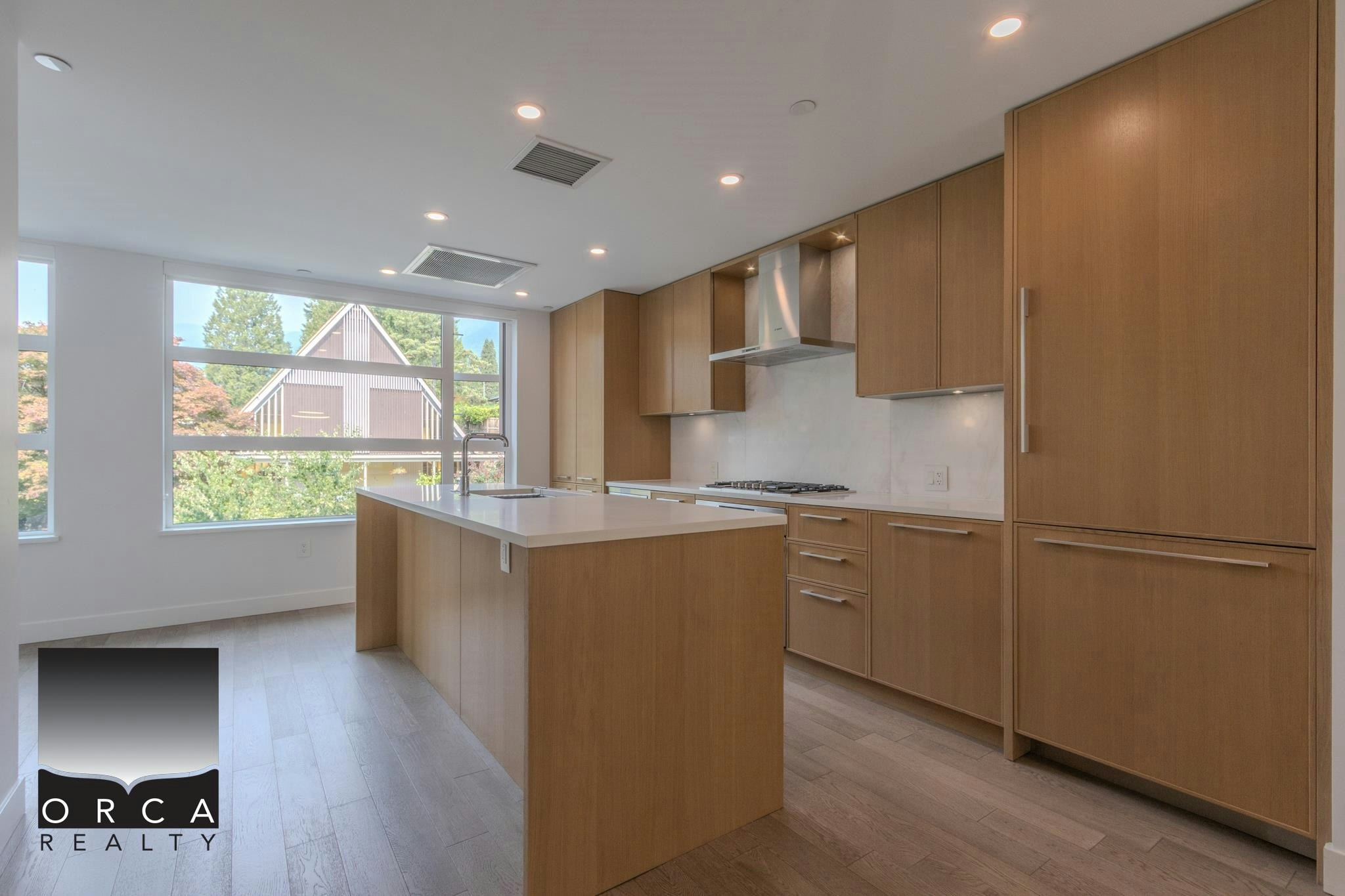 208-1055 Ridgewood Drive, North Vancouver, BC, V7R 0A6 - 3