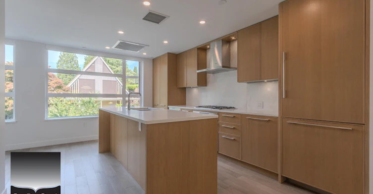 208-1055 Ridgewood Drive, North Vancouver, BC, V7R 0A6 - 3