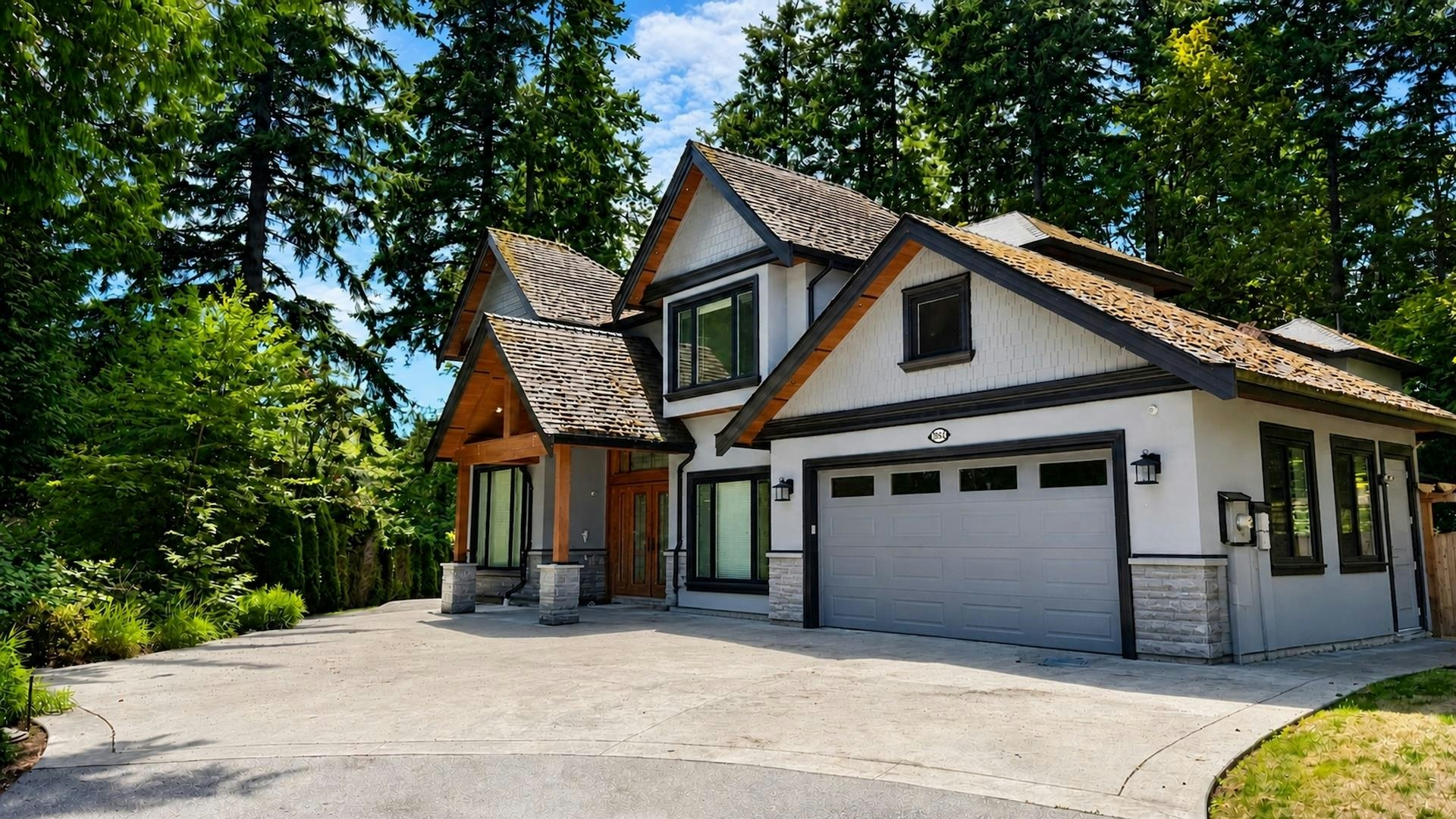 13842 17a Avenue, Surrey, BC, V4A 7H4