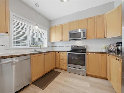 19-621 Langside Avenue - 3