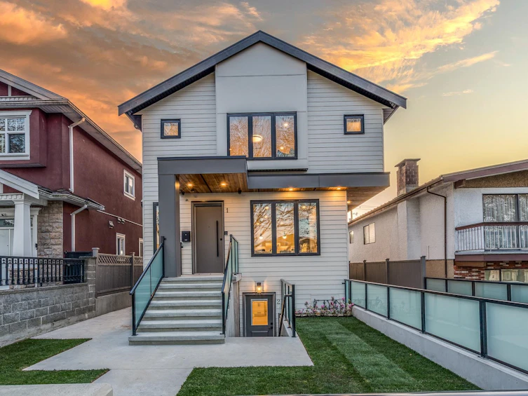 1-5461 Rhodes Street, Vancouver, BC, V5R 3P1