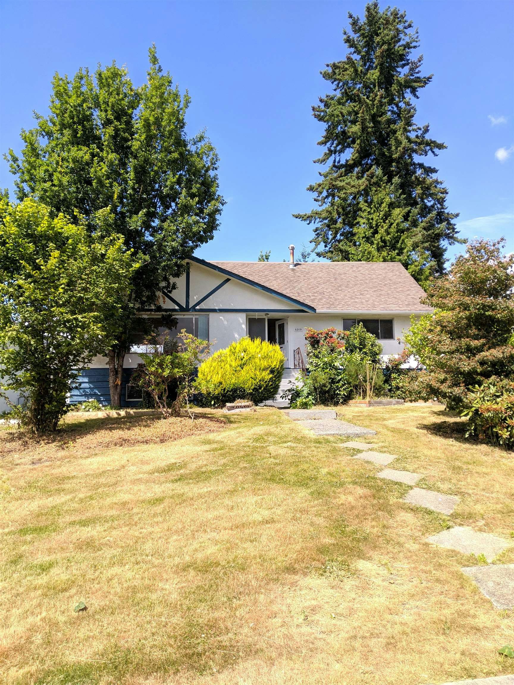 6319 Lochdale Street, Burnaby, BC, V5B 2M6