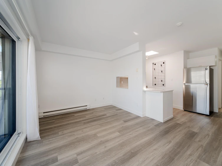 302-3788 W 10th Avenue, Vancouver, BC, V6R 2G4 - 3
