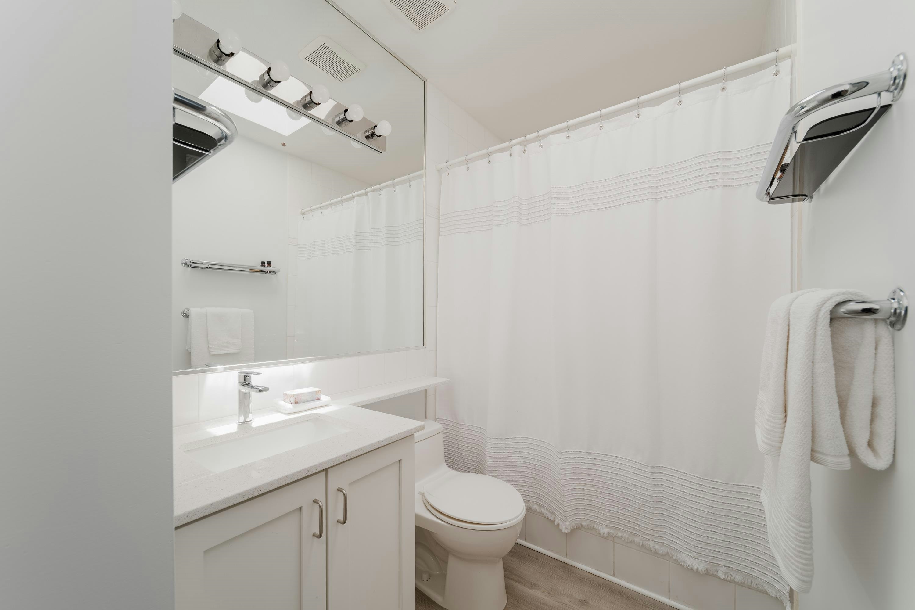 302-3788 W 10th Avenue, Vancouver, BC, V6R 2G4 - 21