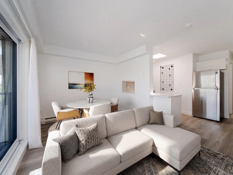 302-3788 W 10th Avenue, Vancouver, BC, V6R 2G4 - 2