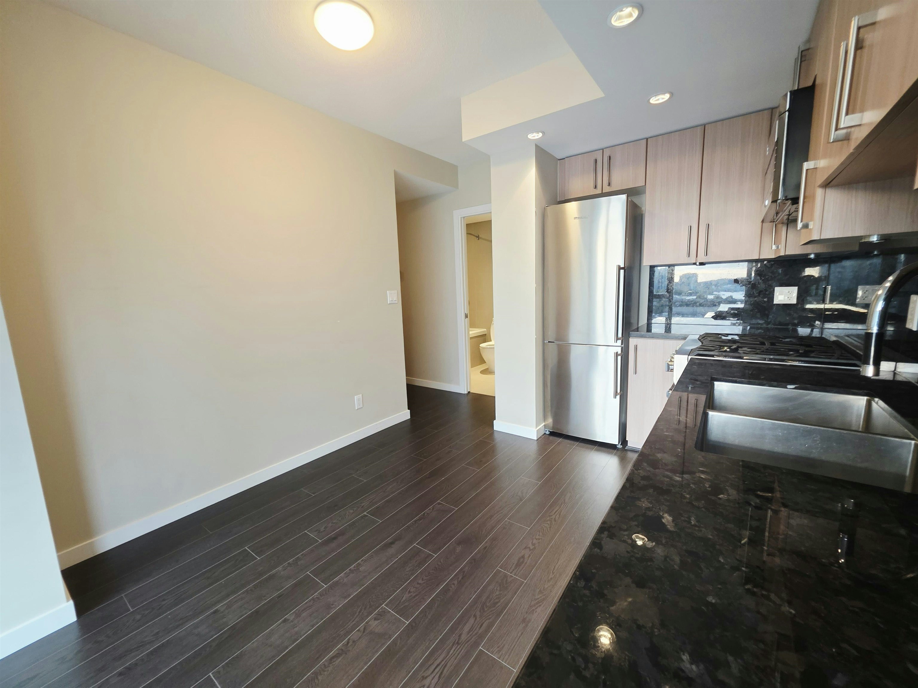 1004-1708 Columbia Street, Vancouver, BC, V5Y 0H7 - 4