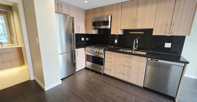 1004-1708 Columbia Street, Vancouver, BC, V5Y 0H7 - 2