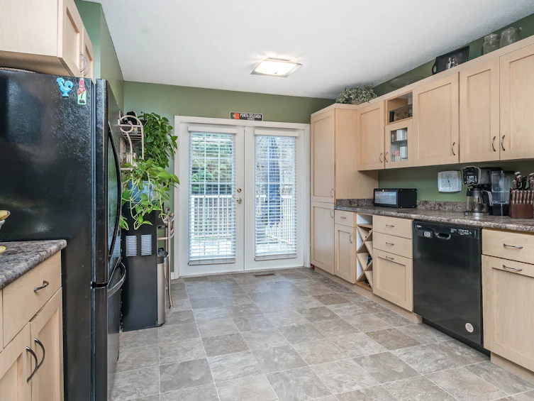 8062 138 Street, Surrey, BC, V3W 8P9 - 11
