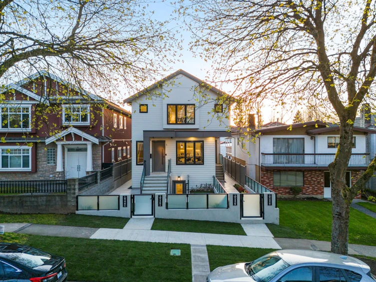 1-5459 Rhodes Street, Vancouver, BC, V5R 3P1 - 2