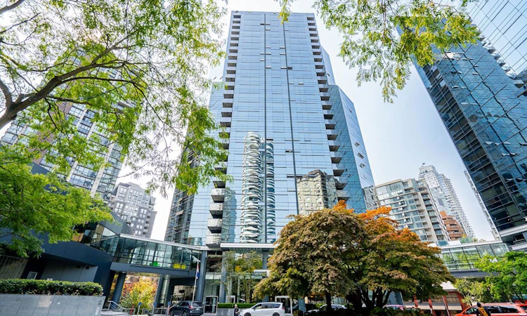 1907-1050 Burrard Street