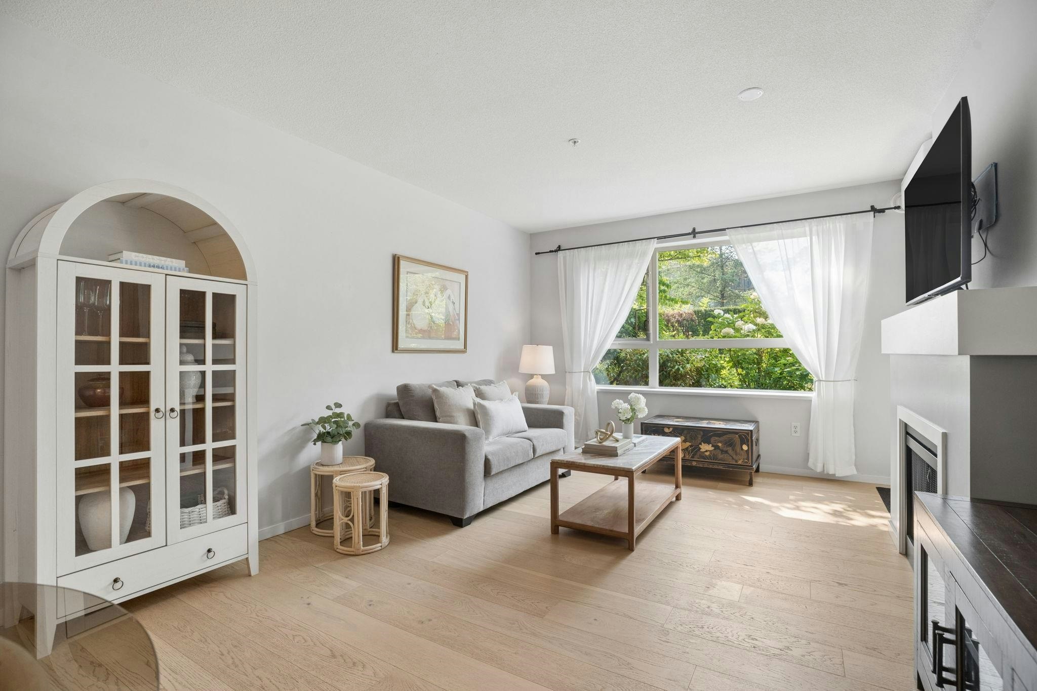 109-600 Klahanie Drive - 3
