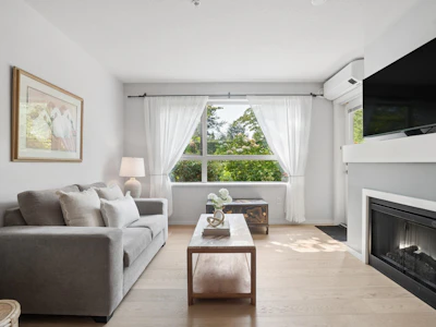 109-600 Klahanie Drive - 4