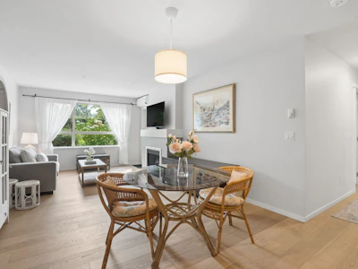 109-600 Klahanie Drive - 5