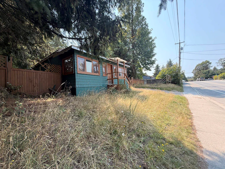 5700 Porpoise Bay Road, Sechelt, BC, V0N 3A0