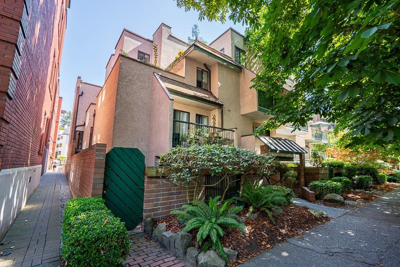 203-1169 Nelson Street, Vancouver, BC, V6E 1J3