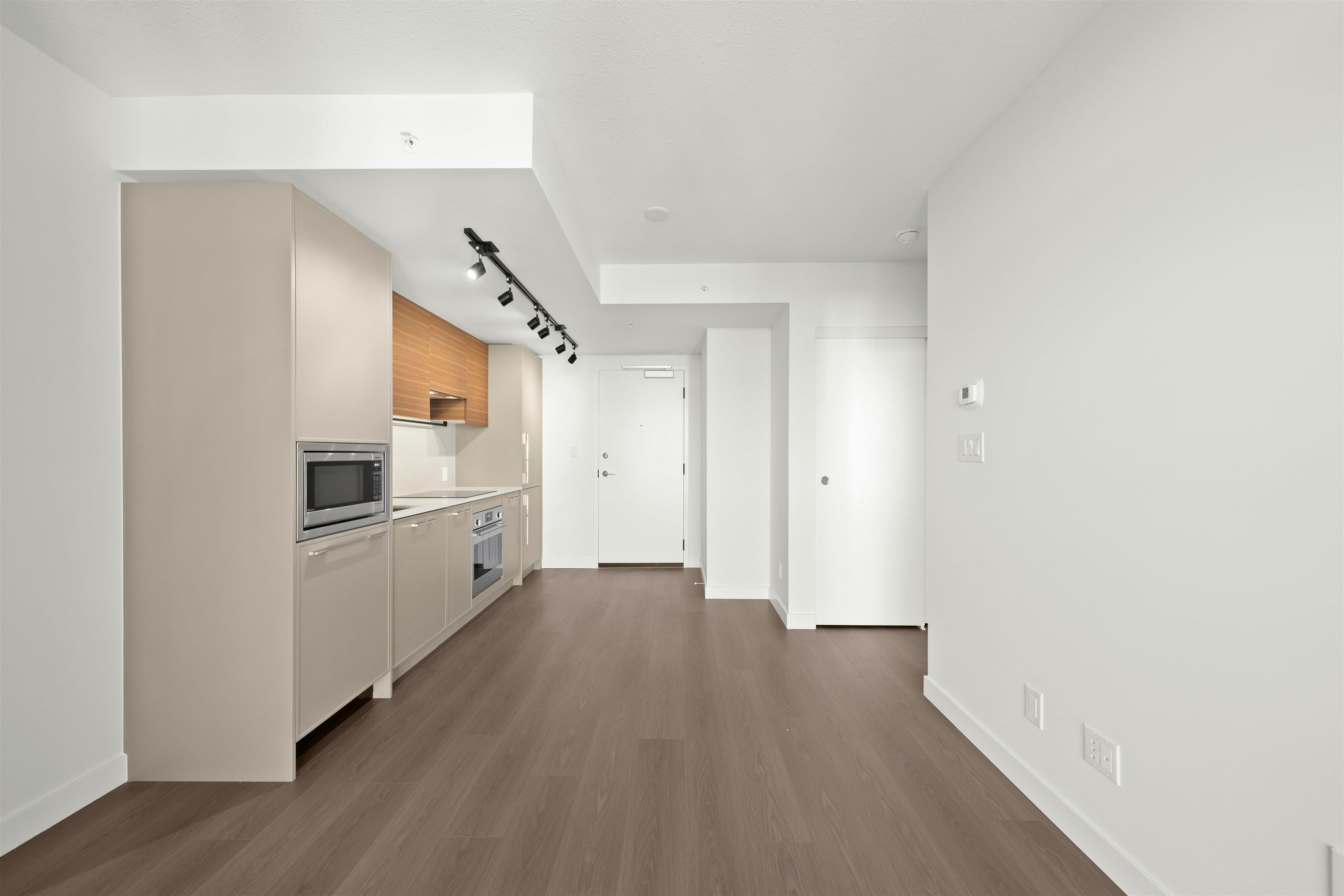 3606-13745 George Junction, Surrey, BC, V3T 4Y3 - 11