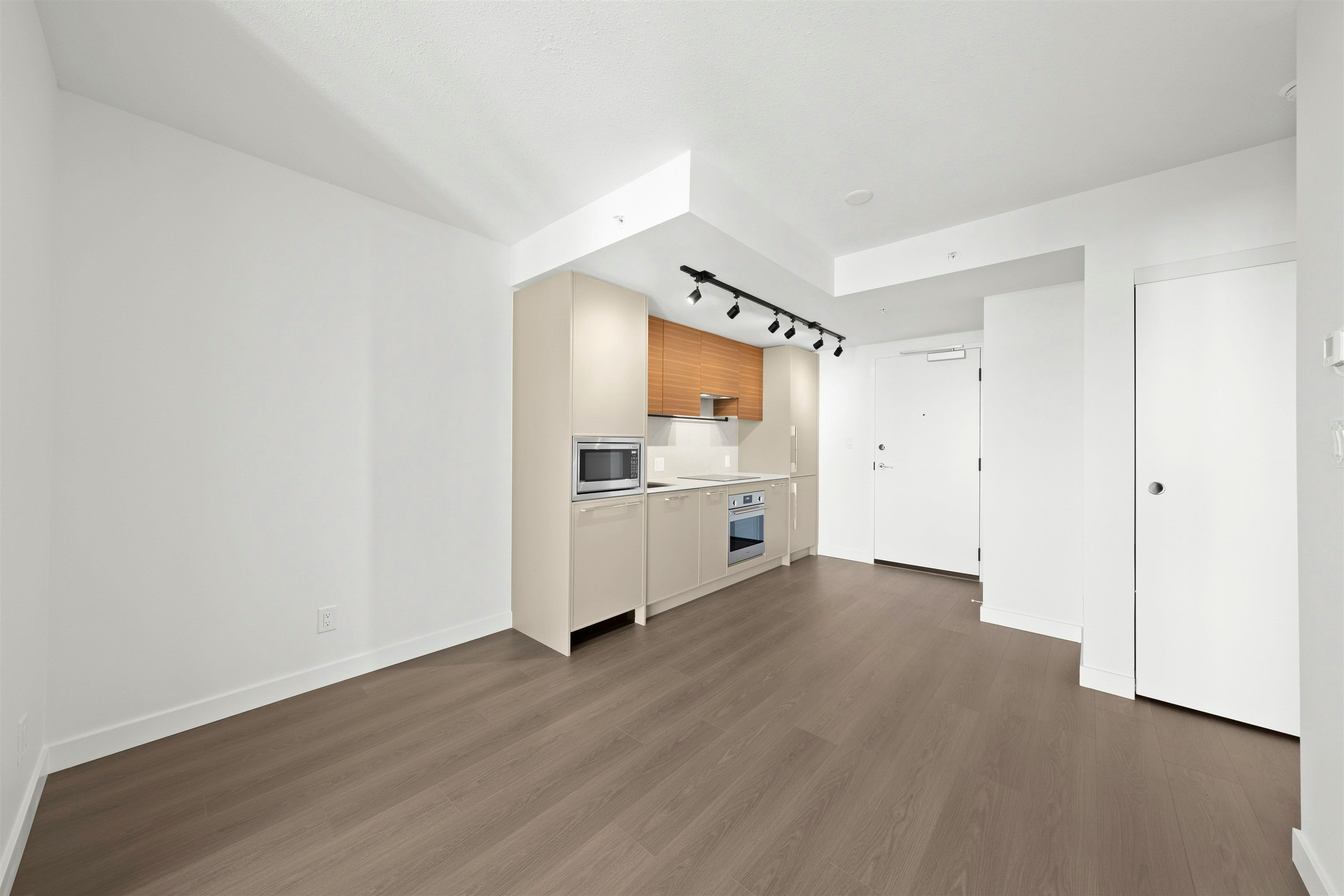 3606-13745 George Junction, Surrey, BC, V3T 4Y3 - 10