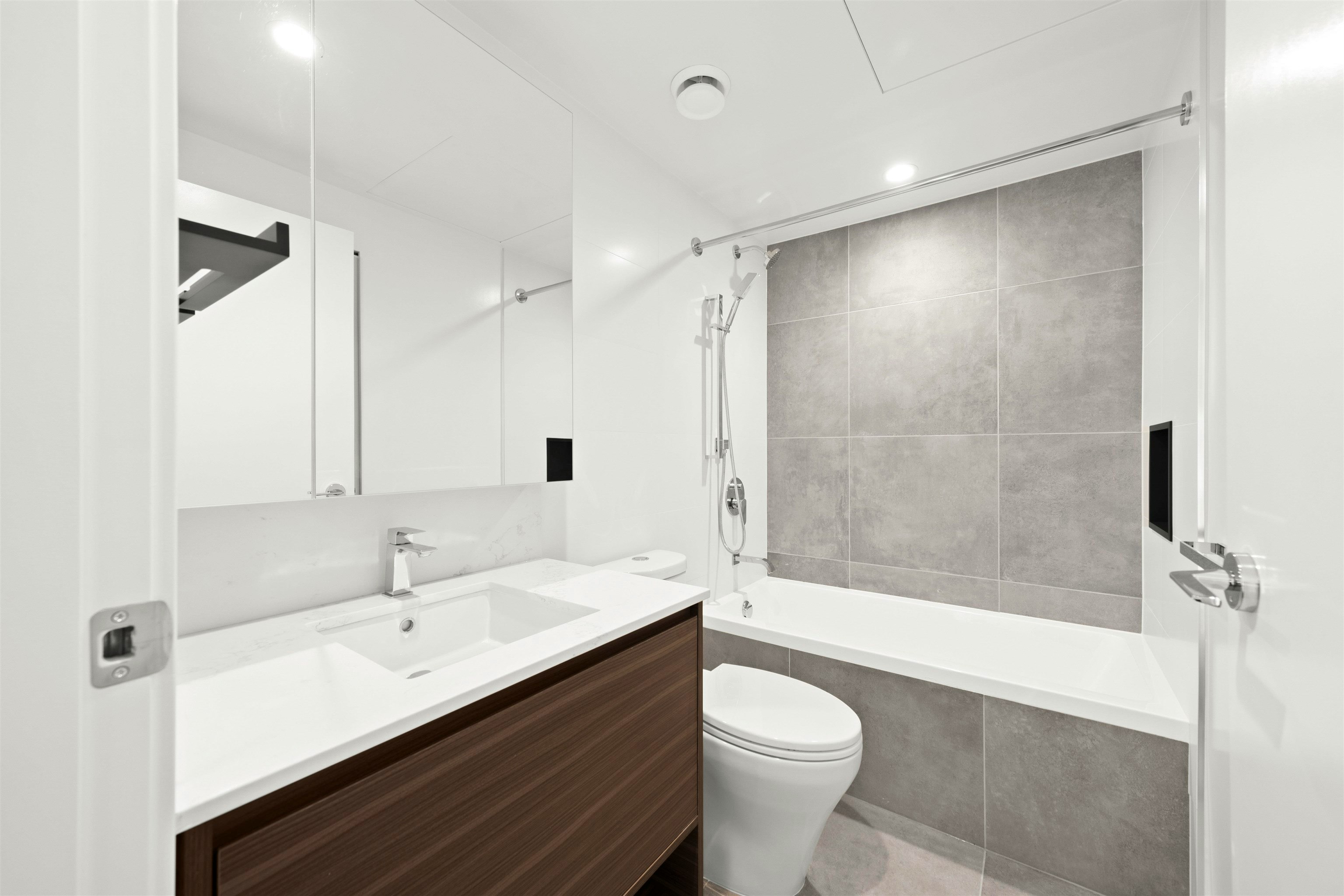 3606-13745 George Junction, Surrey, BC, V3T 4Y3 - 18