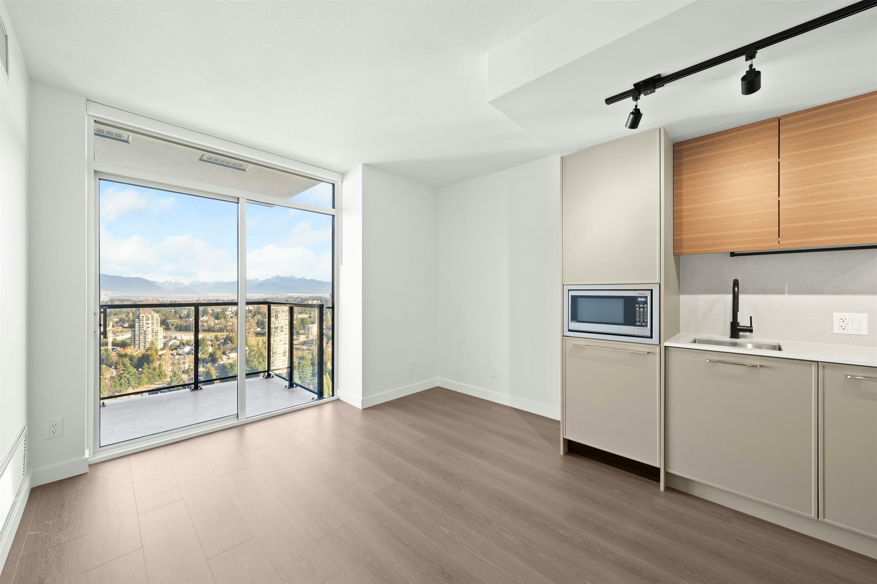 3606-13745 George Junction, Surrey, BC, V3T 4Y3