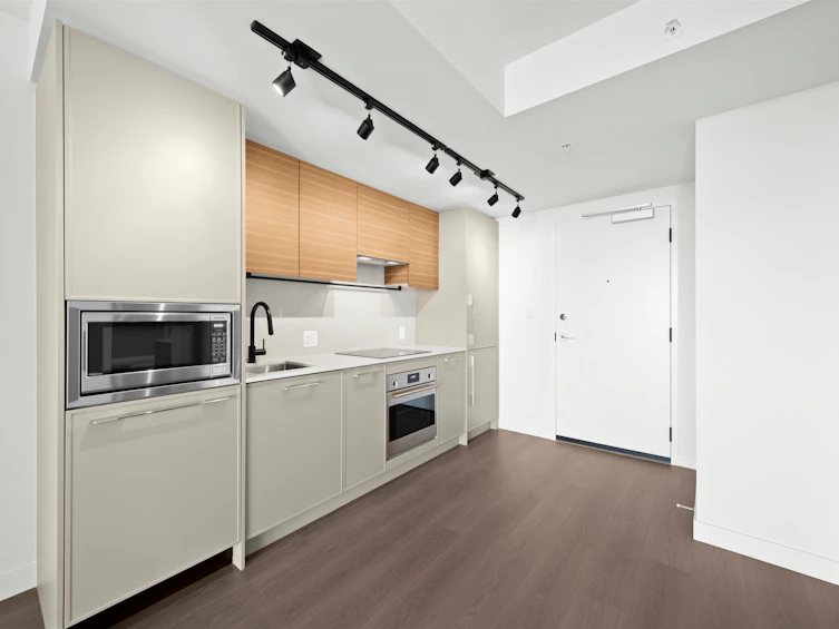 3606-13745 George Junction, Surrey, BC, V3T 4Y3 - 13
