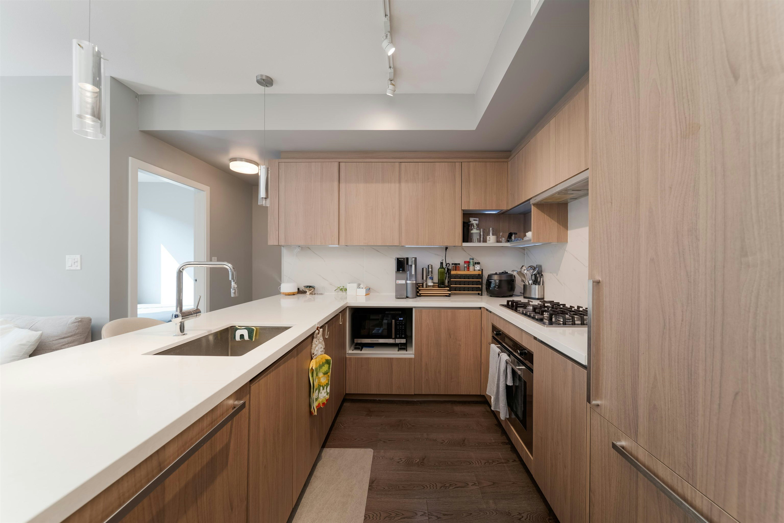 210-9333 Tomicki Avenue, Richmond, BC, V6X 0L4