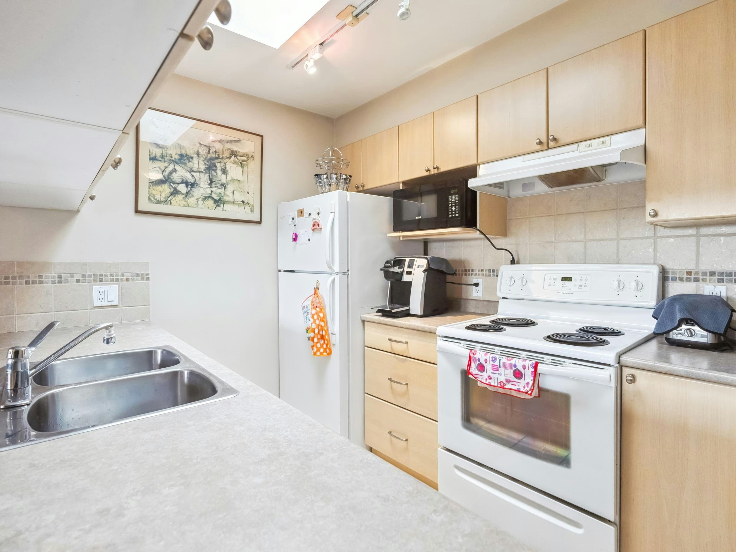 416-2891 E Hastings Street - 5