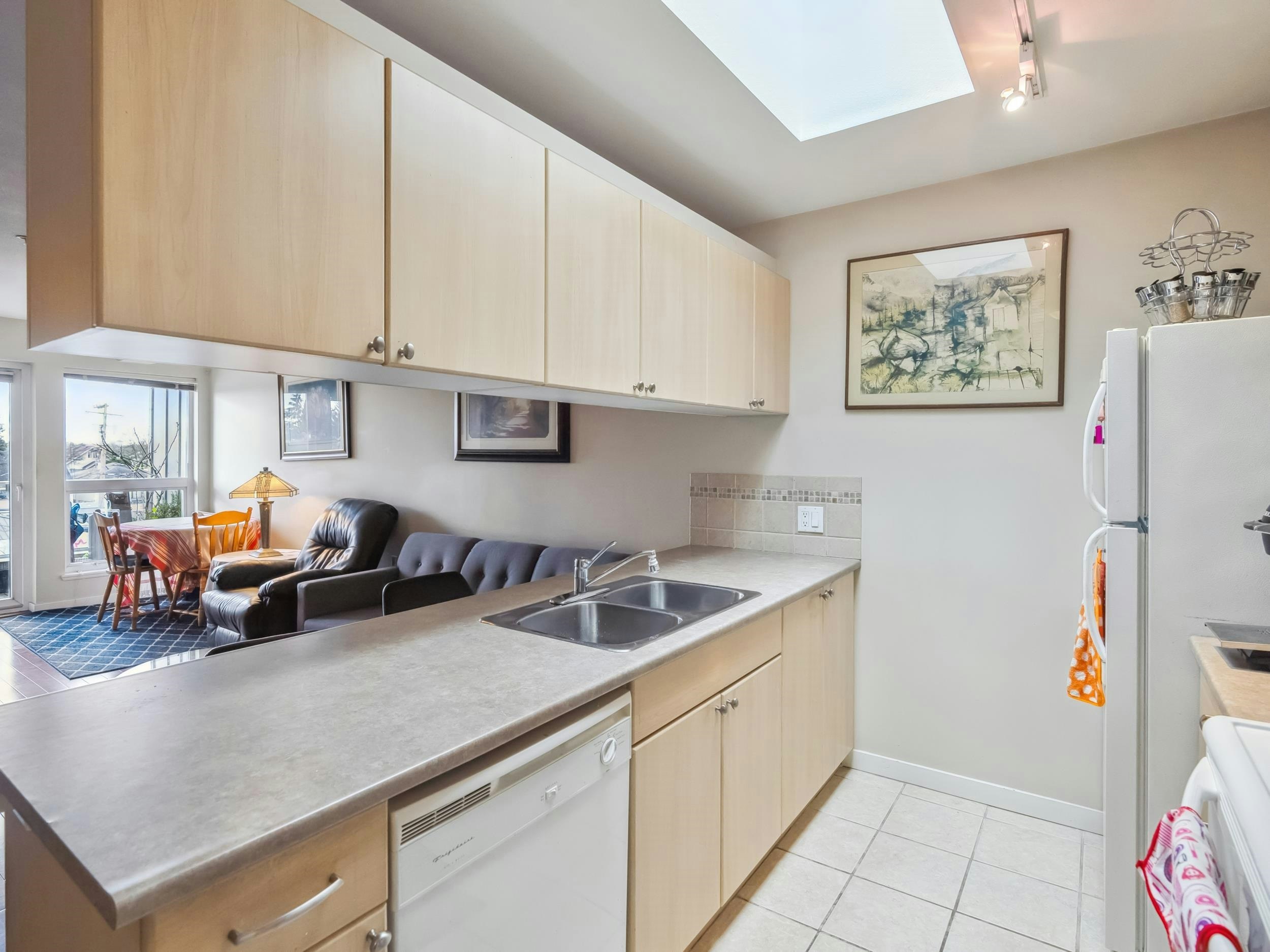 416-2891 E Hastings Street - 3