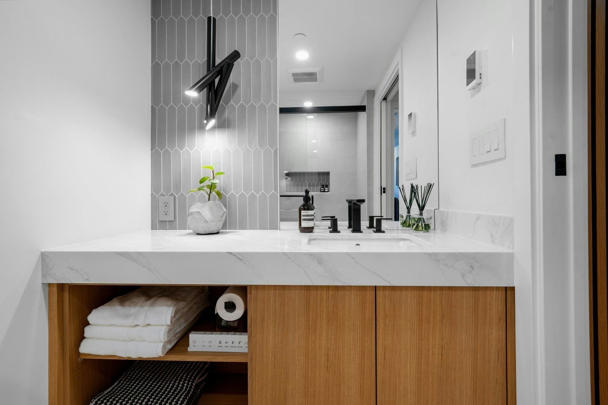 918 Homer Street, Vancouver, BC, V6B 1T7 - 26