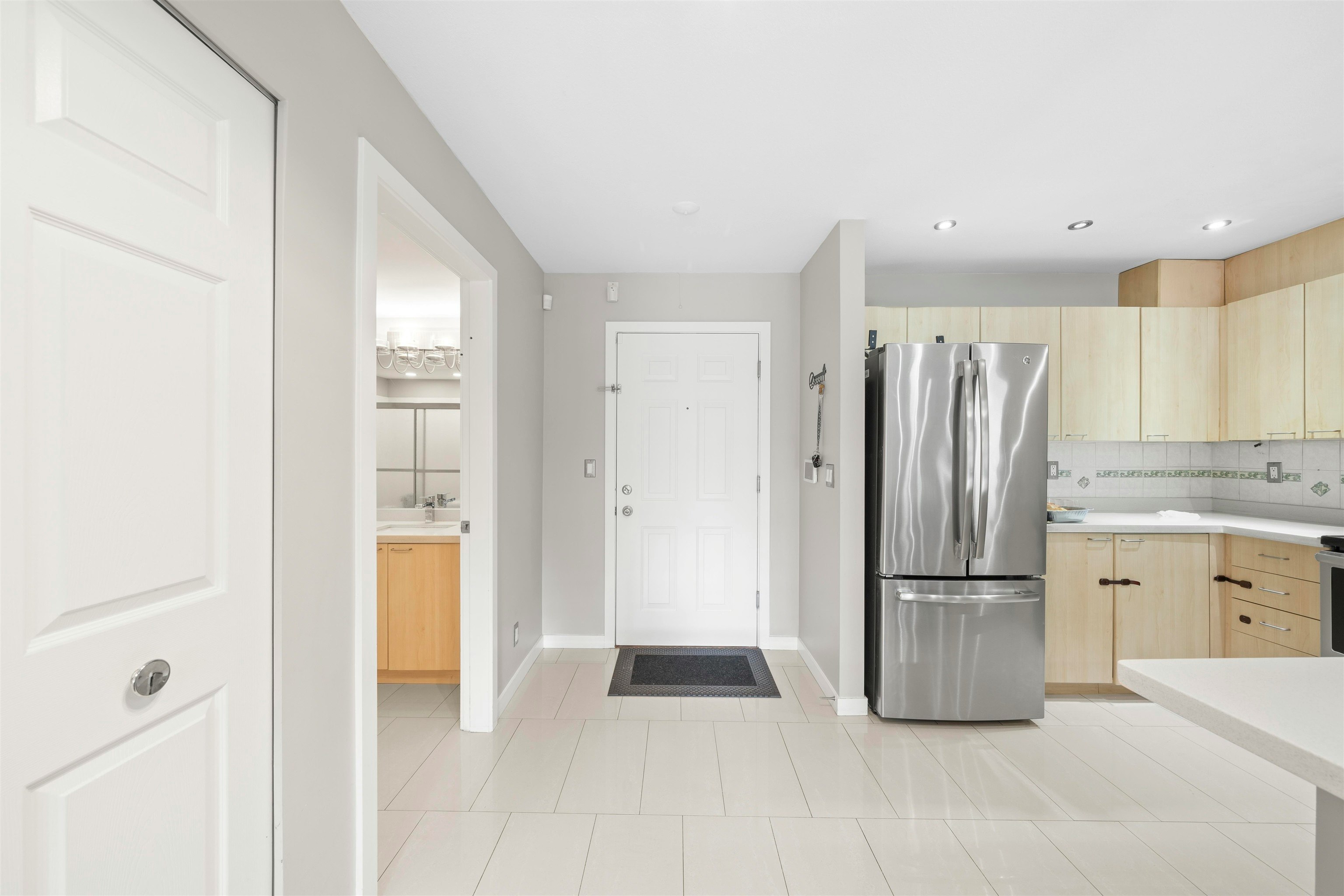 207-12083 92a Avenue, Surrey, BC, V3V 8C8 - 4