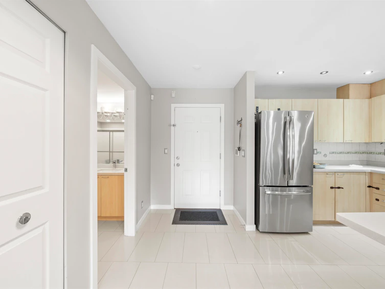 207-12083 92a Avenue, Surrey, BC, V3V 8C8 - 4