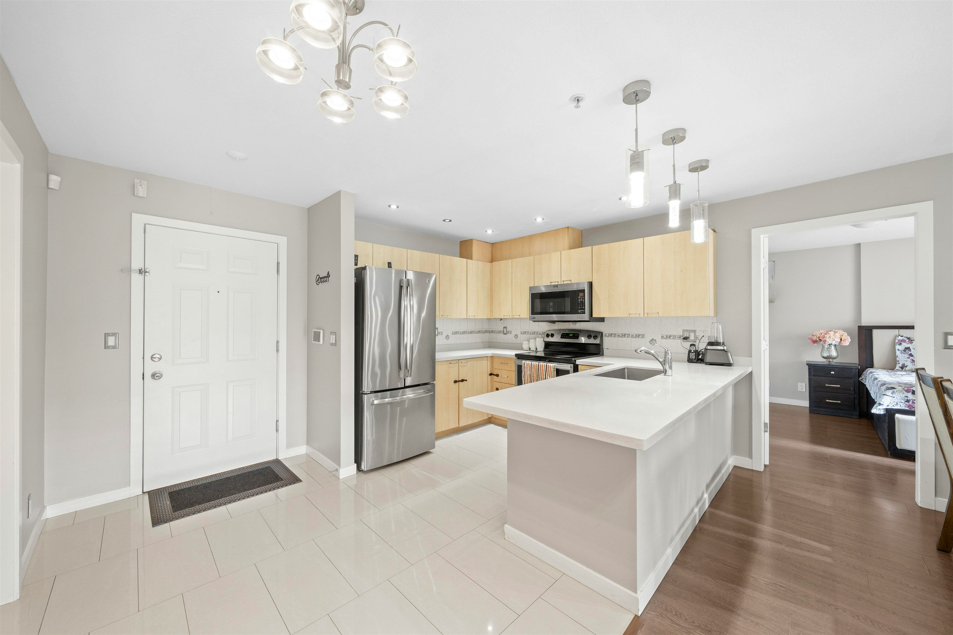 207-12083 92a Avenue, Surrey, BC, V3V 8C8 - 2