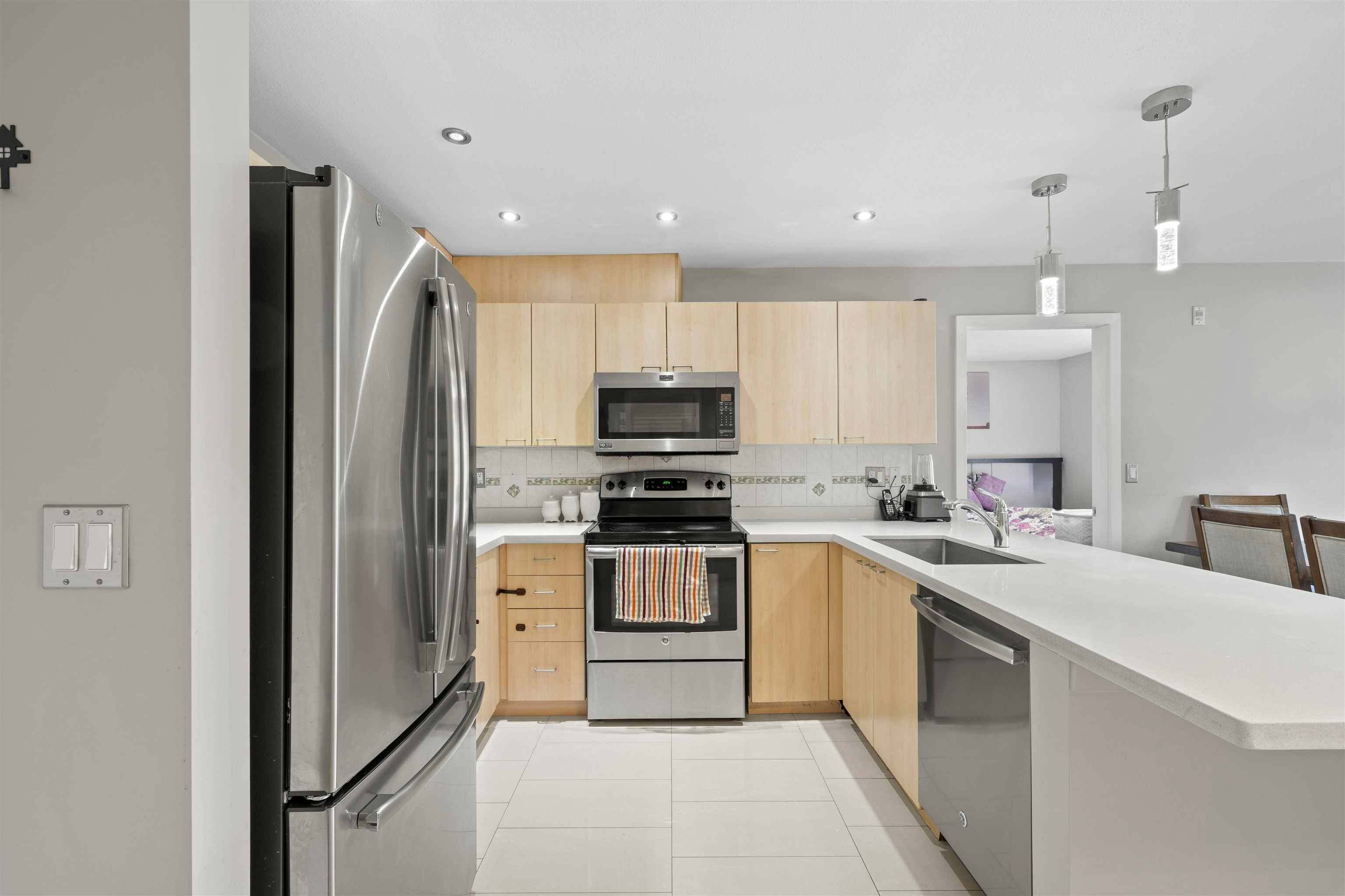 207-12083 92a Avenue, Surrey, BC, V3V 8C8 - 10