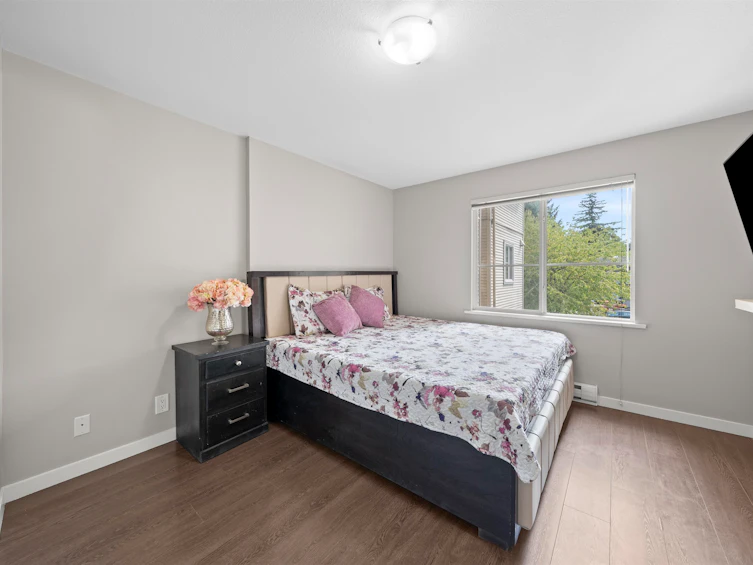 207-12083 92a Avenue, Surrey, BC, V3V 8C8 - 12