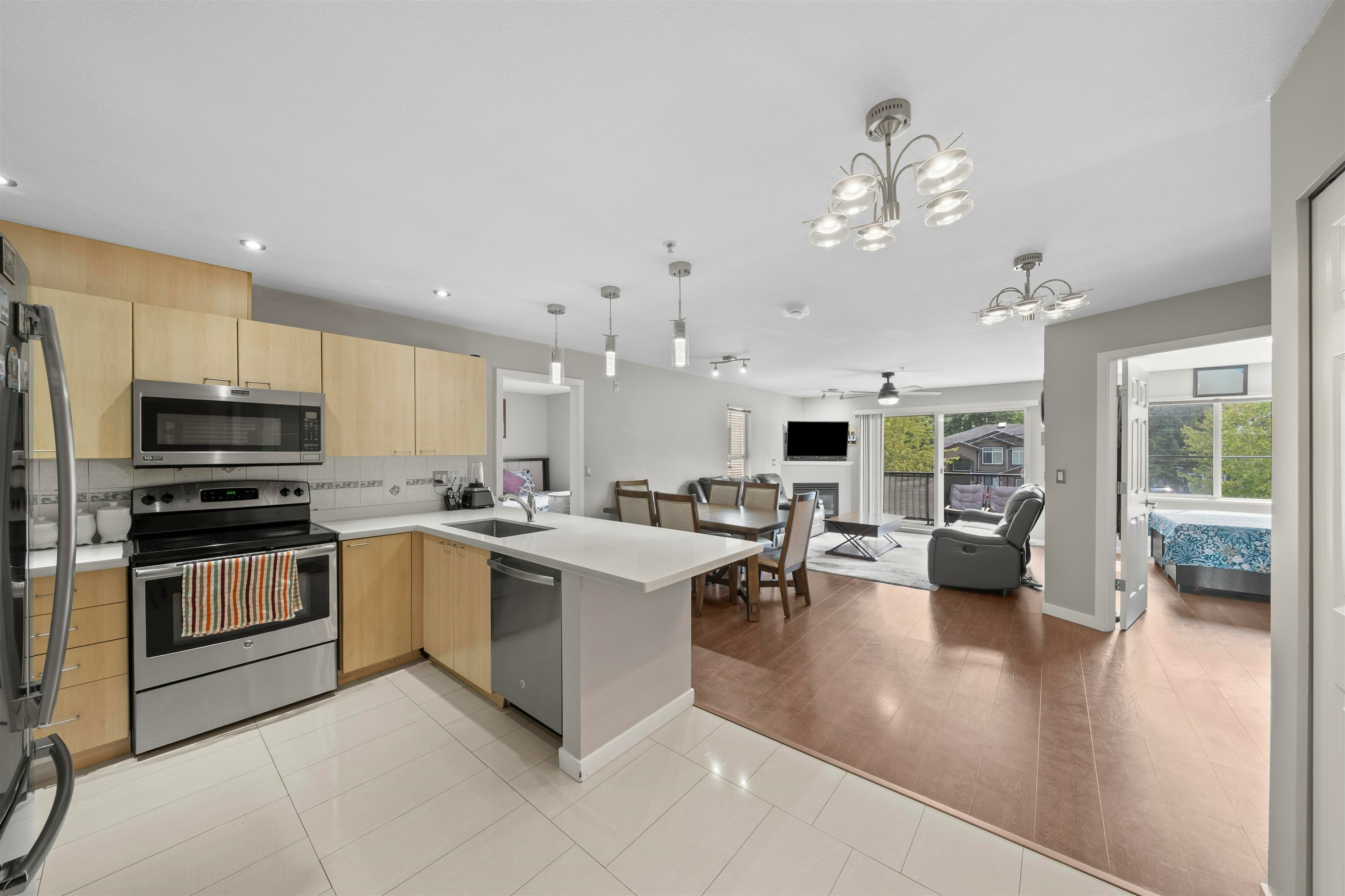 207-12083 92a Avenue, Surrey, BC, V3V 8C8 - 3