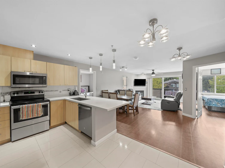 207-12083 92a Avenue, Surrey, BC, V3V 8C8 - 3