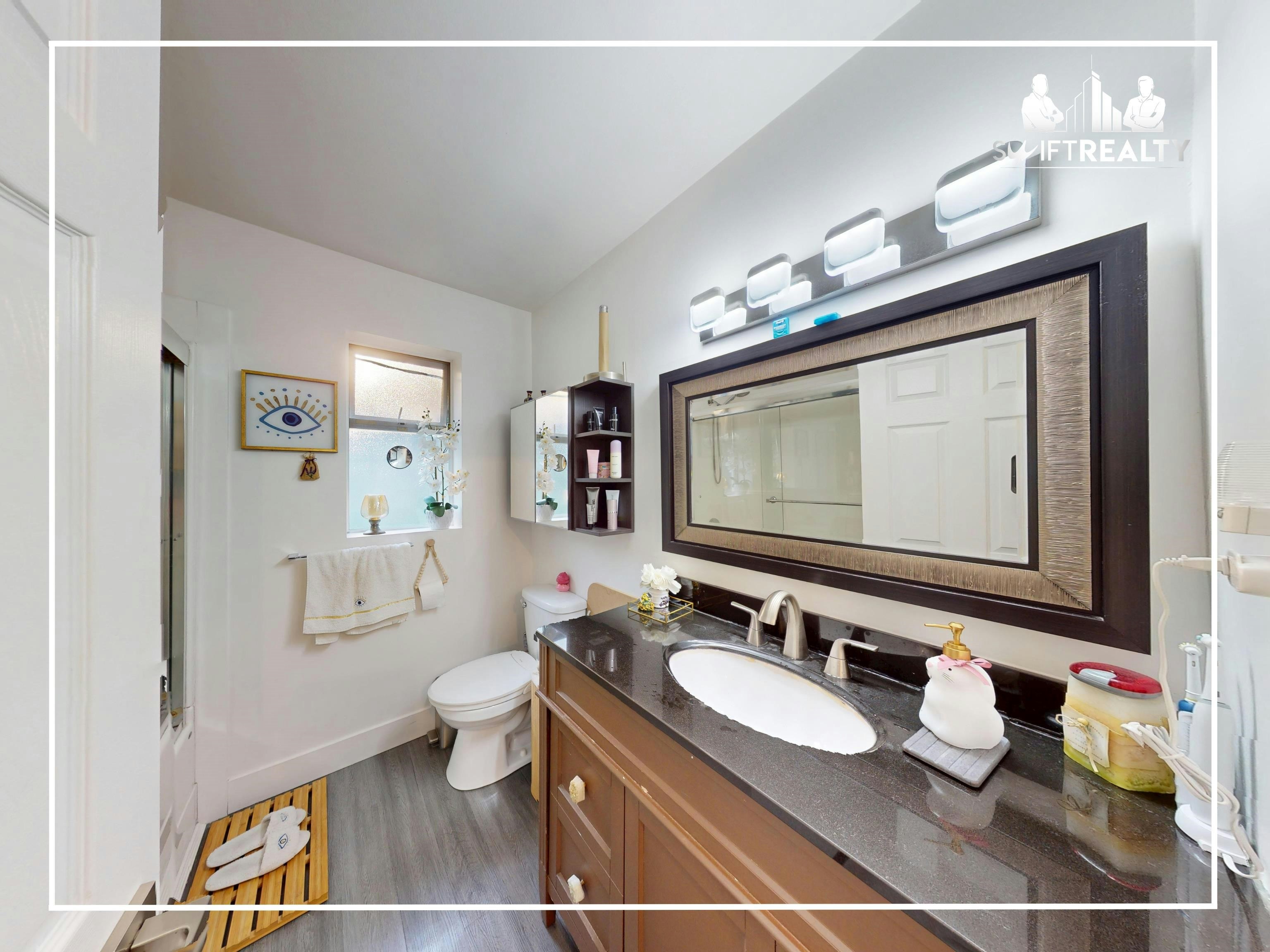 537 E Osborne Road, North Vancouver, BC, V7N 1M4 - 16