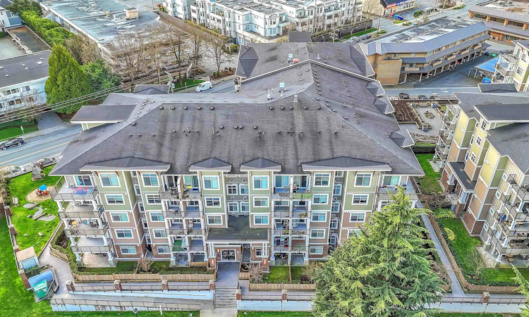 410-20696 Eastleigh Crescent