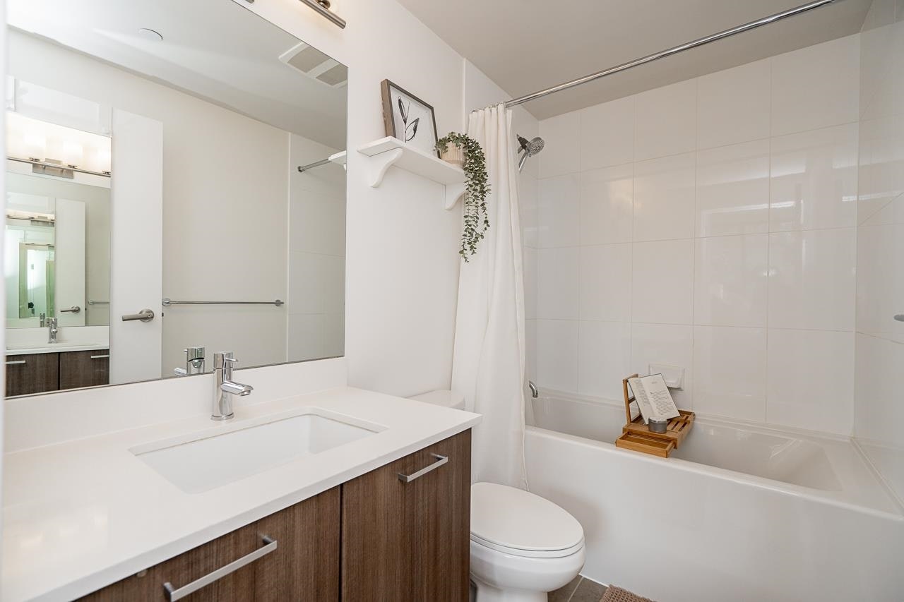 601-301 Capilano Road, Port Moody, BC, V3H 0G6 - 17