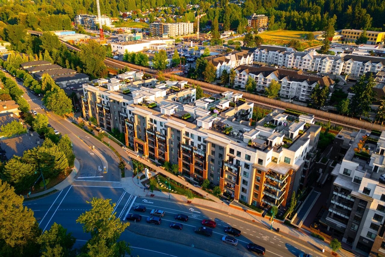 312-55 Klahanie Drive - 3