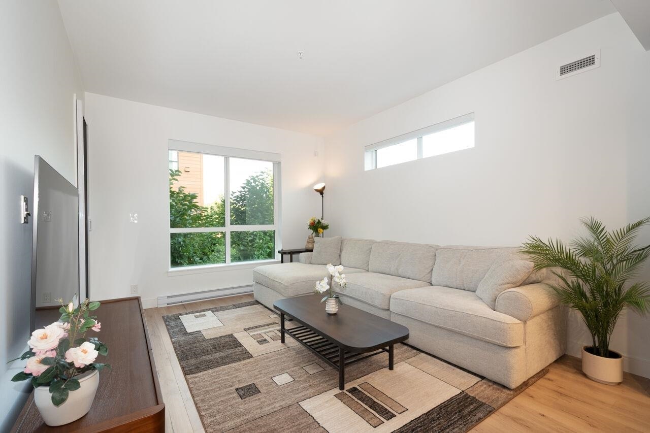 312-55 Klahanie Drive - 4