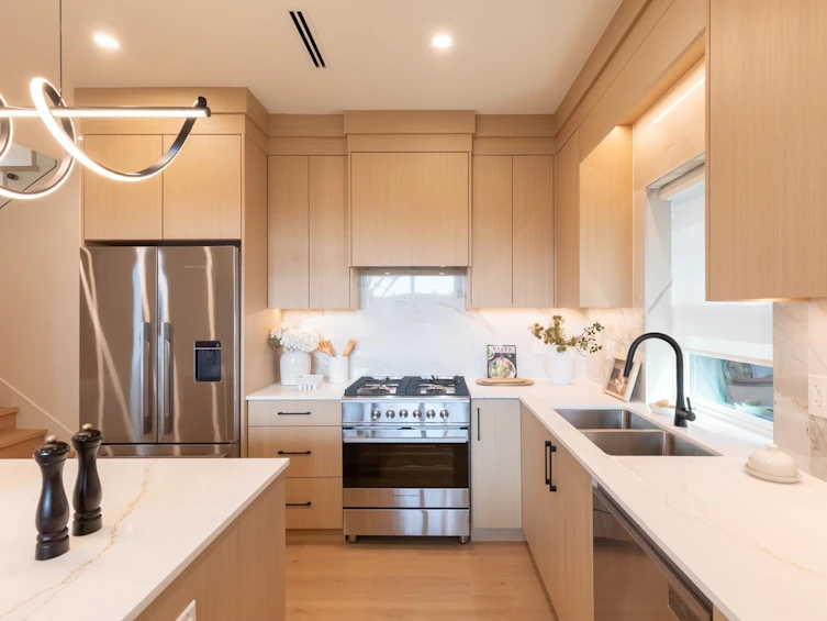 1-3615 Turner Street, Vancouver, BC, V5K 2J2 - 9