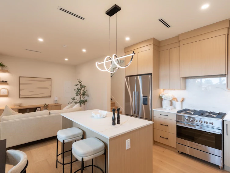 1-3615 Turner Street, Vancouver, BC, V5K 2J2 - 8