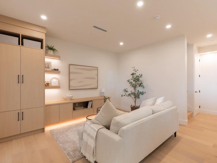 1-3615 Turner Street, Vancouver, BC, V5K 2J2 - 2