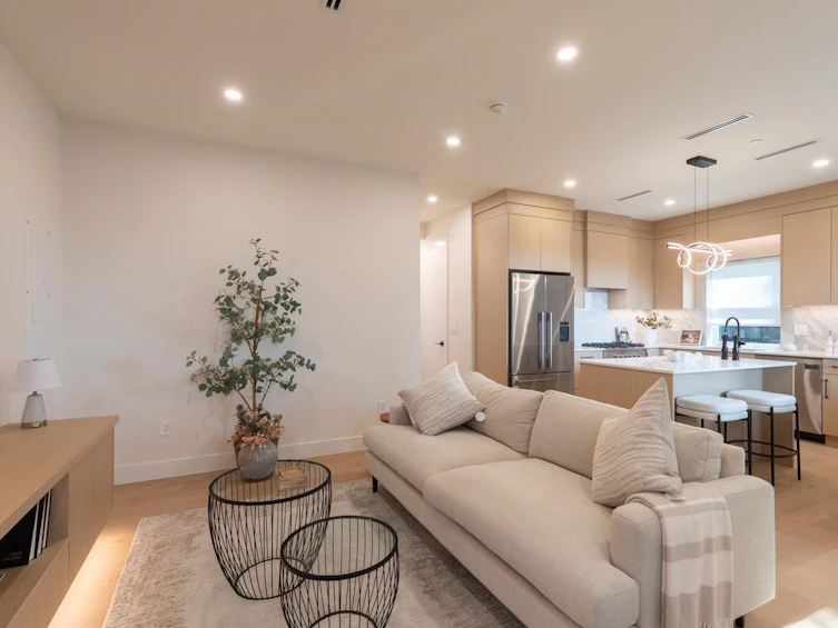1-3615 Turner Street, Vancouver, BC, V5K 2J2 - 3