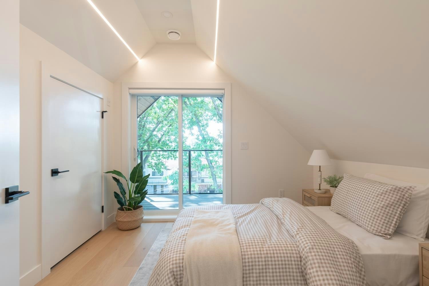 1-3615 Turner Street, Vancouver, BC, V5K 2J2 - 23