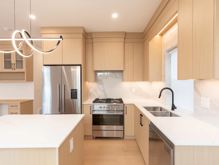 2-3615 Turner Street, Vancouver, BC, V5K 2J2 - 9
