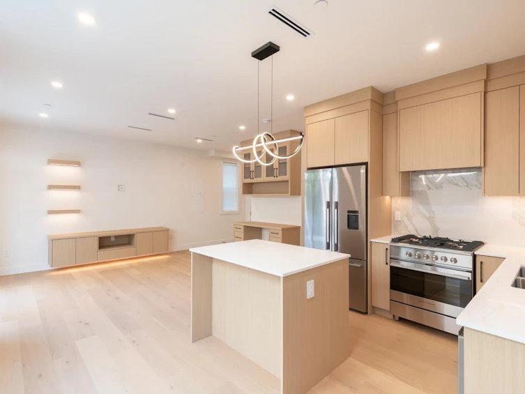 2-3615 Turner Street, Vancouver, BC, V5K 2J2 - 8