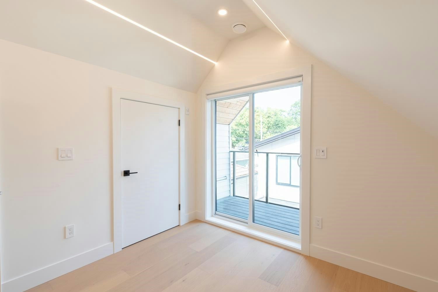 2-3615 Turner Street, Vancouver, BC, V5K 2J2 - 24