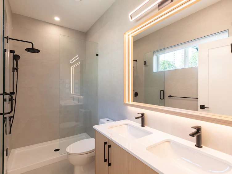 2-3615 Turner Street, Vancouver, BC, V5K 2J2 - 20