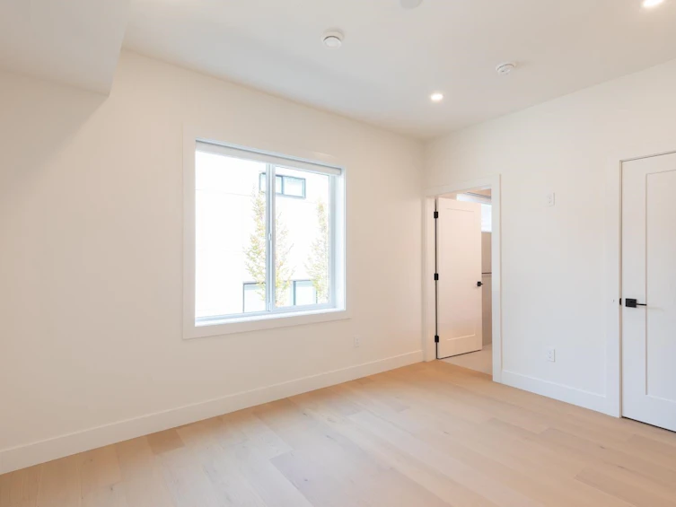 2-3615 Turner Street, Vancouver, BC, V5K 2J2 - 18